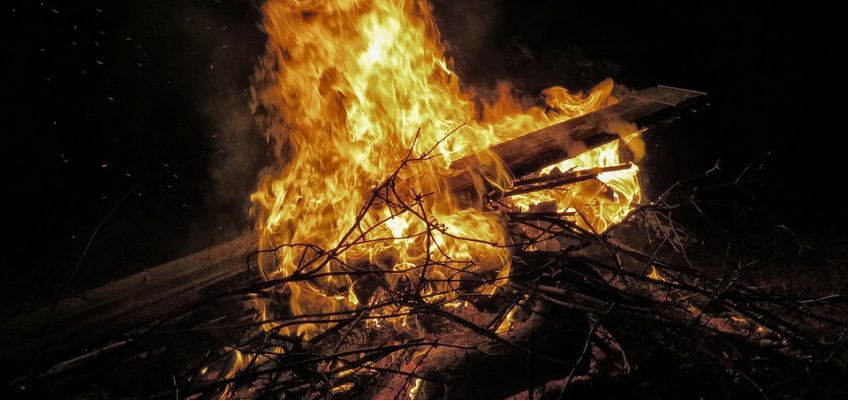 Three Survival Fire Starters You Can Make With Trash