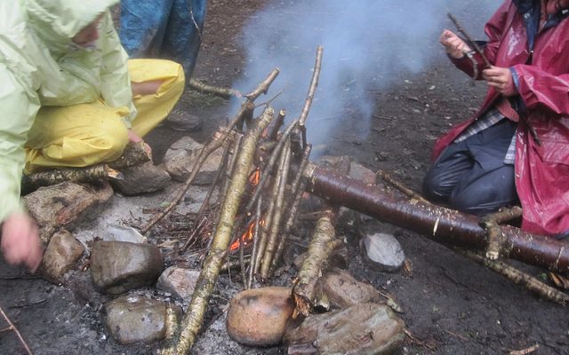 3 Tips for Fire Starting in a Wet Environment