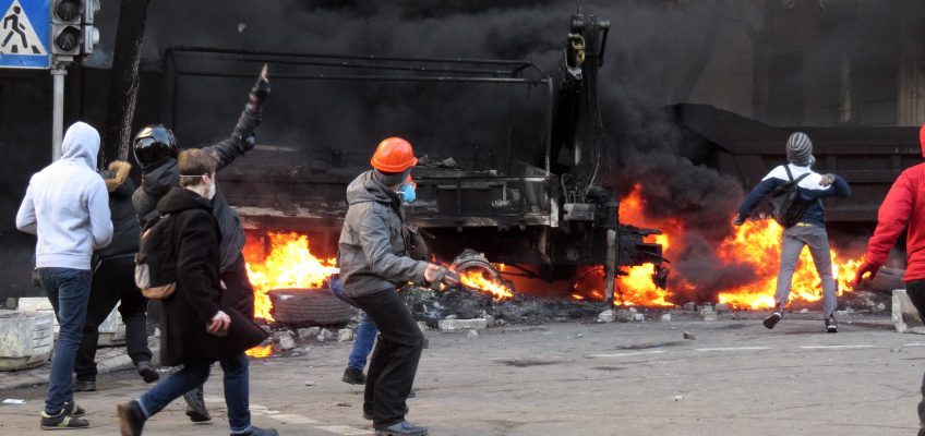 Personal Safety In Riot Situations (Video)